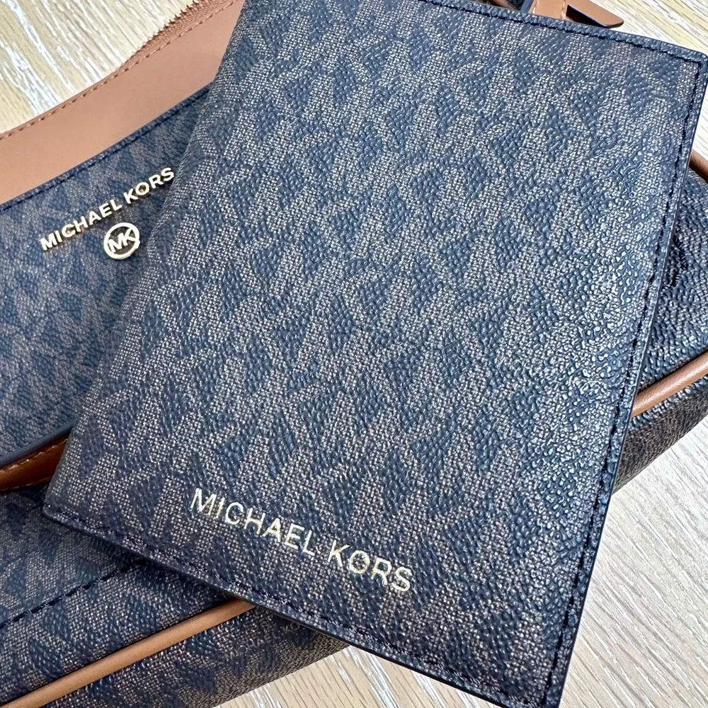 NWOT Michael Kors Logo Brown Pochette Shoulder Bag w/ Matching Passport Wallet - Picture 4 of 13